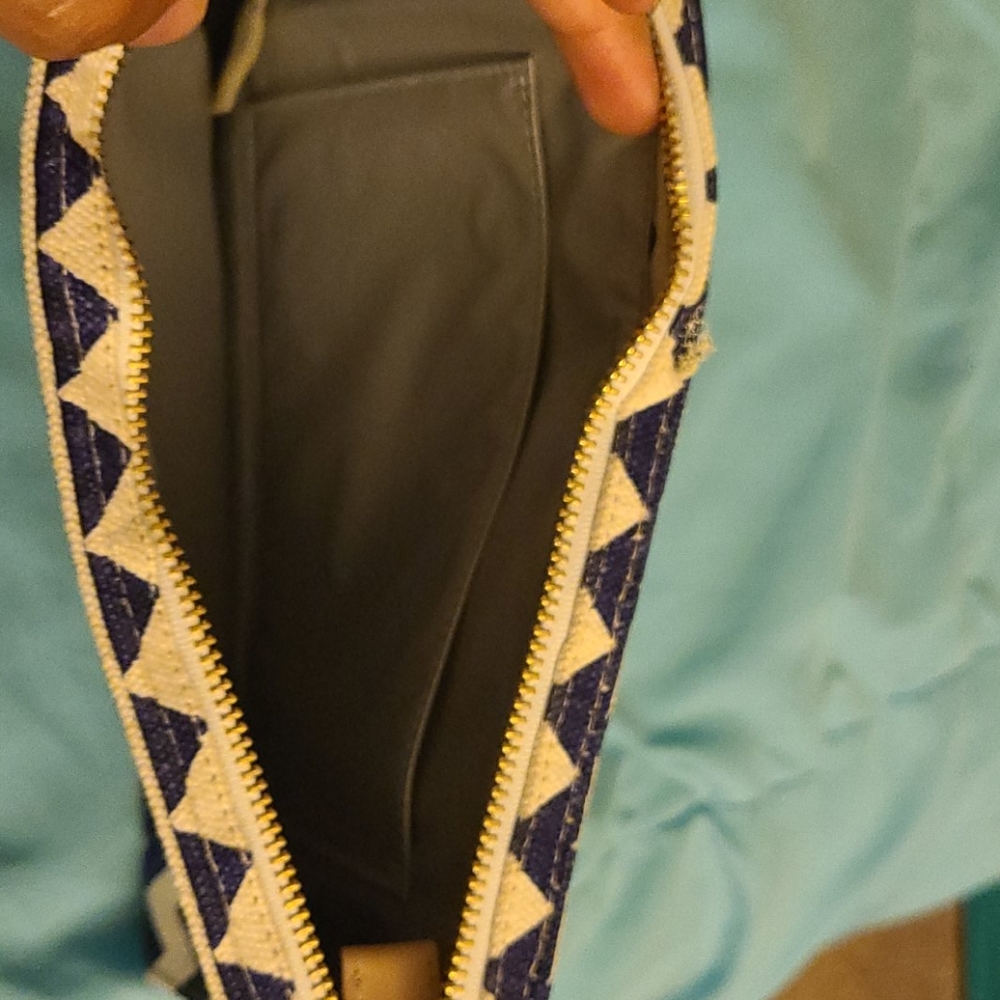 Kate Spade clutch - Picture 2 of 2